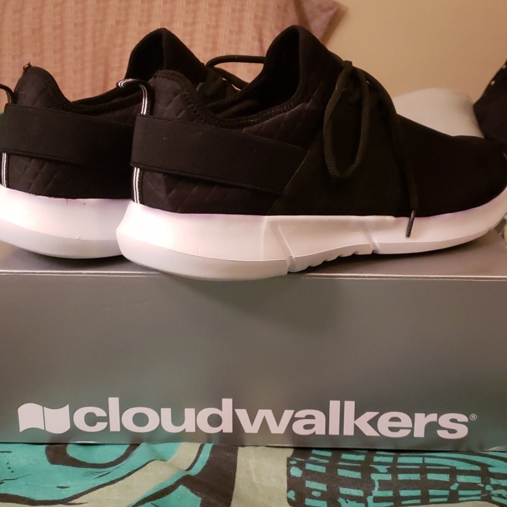 NWT Black Cloudwalker sneakera